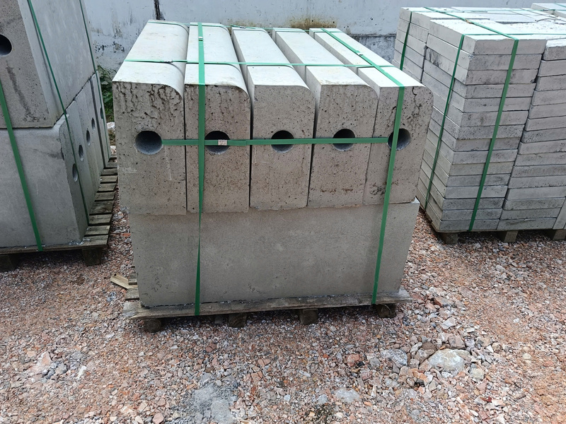 Bó vỉa bê tông 18x42x100cm - Gạch Bắc Việt - Công Ty Cổ Phần Tư Vấn Và Xây Dựng Hạ Tầng Kỹ Thuật Bắc Việt